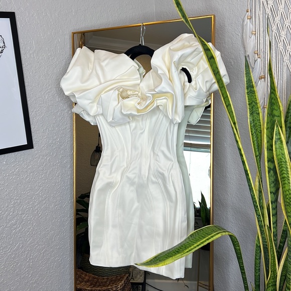 selena ivory satin ruffle strapless dress House of CB 'Selena' Mini NWOT fall wedding bridesmaid dress